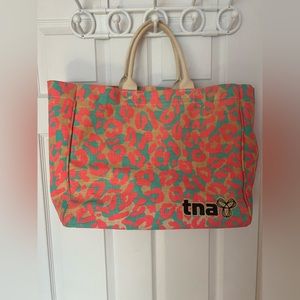 ⭐️TNA tote bag⭐️